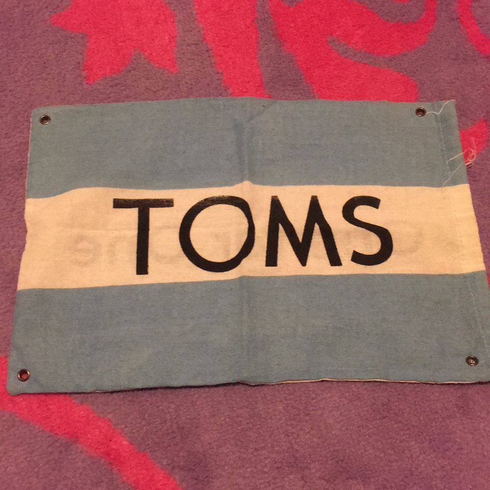 Toms pouch